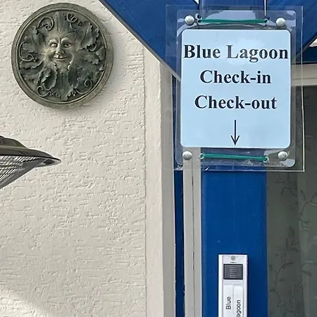 Blue Lagoon Apartment *