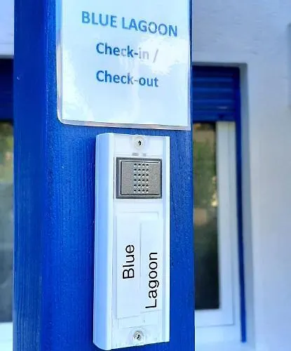 アパート Blue Lagoon & Double With Balcony ネーレン