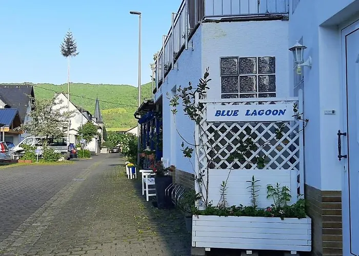 Blue Lagoon & Double With Balcony ネーレン