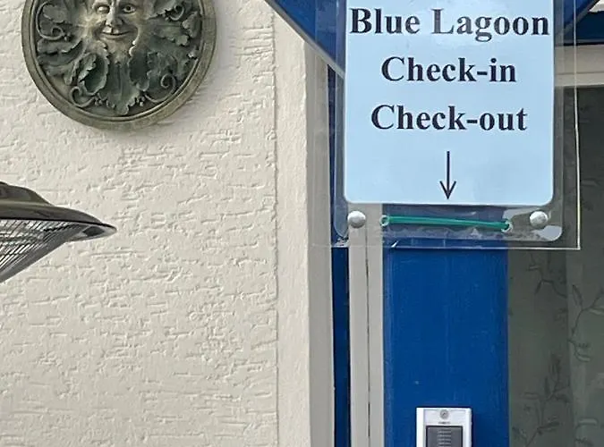 Blue Lagoon & Double With Balcony Apartman *