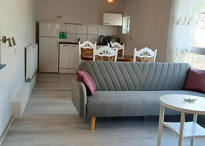 Blue Lagoon & Double With Balcony アパート *