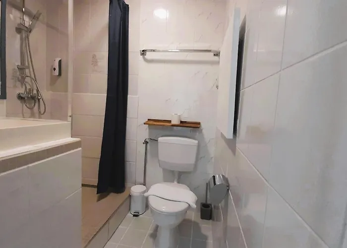 Blue Lagoon & Double With Balcony Apartman *